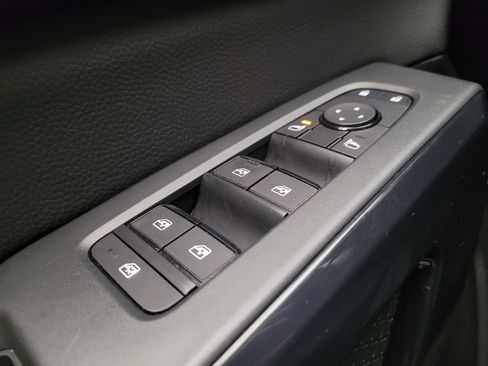 Used 2023 Nissan Pathfinder SV FWD image 27