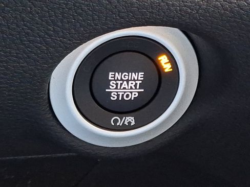 Used 2026 Chrysler Pacifica Select FWD image 15