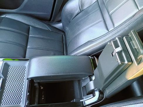 Used 2020 Land Rover Range Rover Evoque SE image 32