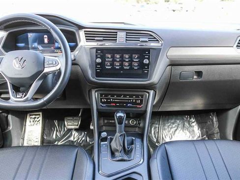 Used 2023 Volkswagen Tiguan SE R-Line image 13
