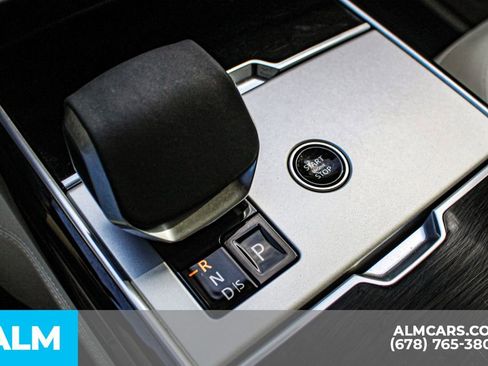 Used 2025 Land Rover Range Rover Long Wheelbase SE image 38