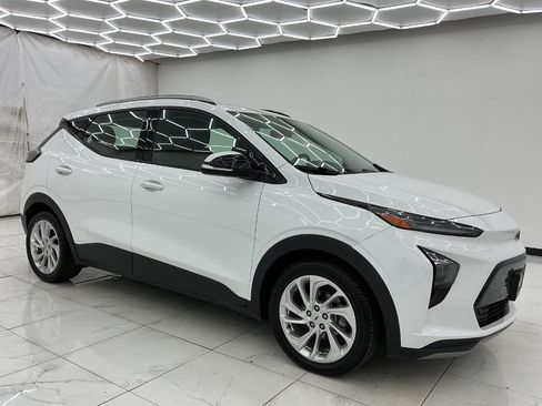 Used 2022 Chevrolet Bolt EUV LT w/ Driver Confidence Package FWD image 7