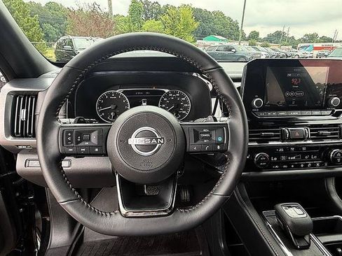 Used 2025 Nissan Pathfinder Rock Creek AWD/4WD image 30