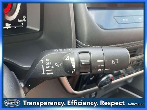 Used 2025 Nissan Rogue Platinum w/ Tech Package AWD/4WD image 25