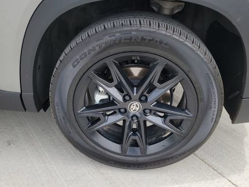 Used 2025 Toyota Grand Highlander AWD image 22
