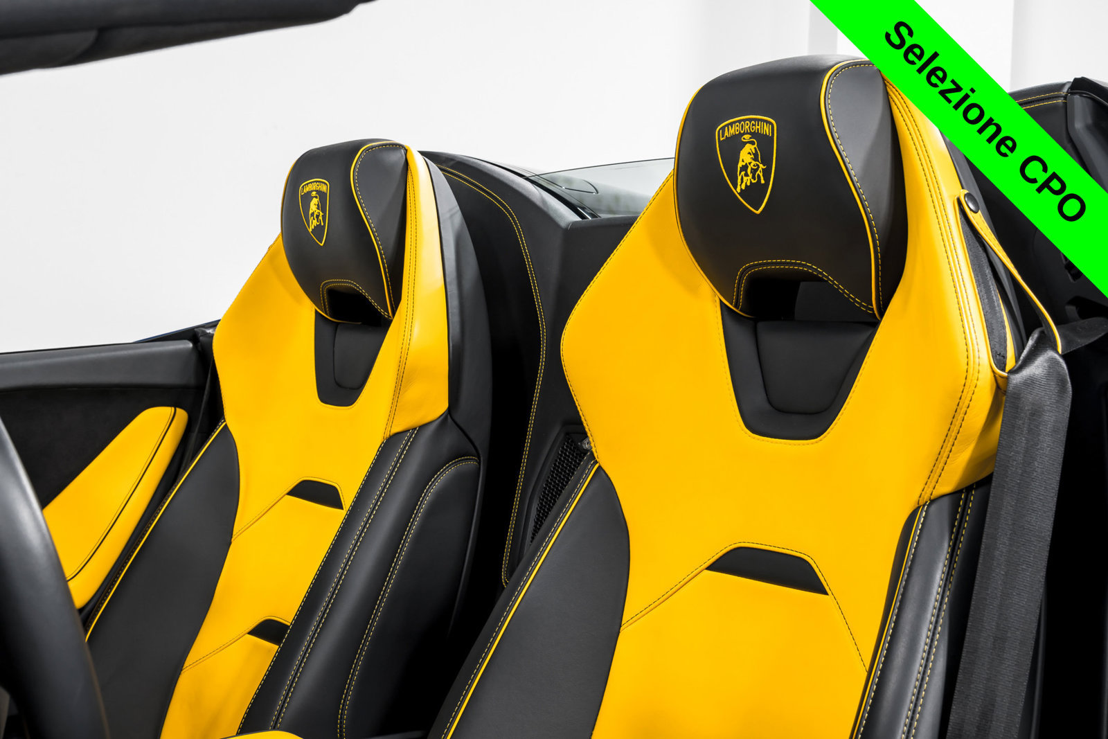 Used 2023 Lamborghini Huracan EVO AWD/4WD image 19