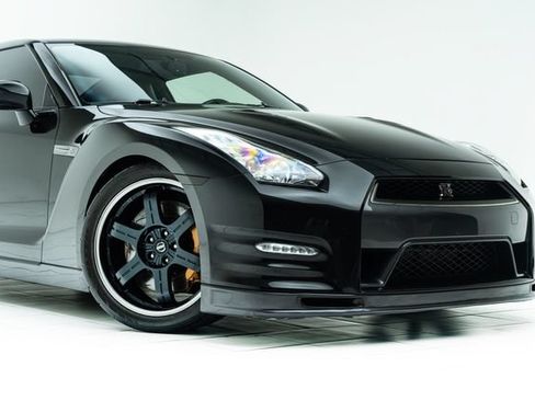 Used 2014 Nissan GT-R Track Edition AWD/4WD image 4