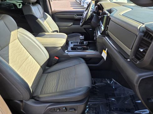Used 2024 Chevrolet Silverado 1500 ZR2 w/ Technology Package AWD/4WD image 15