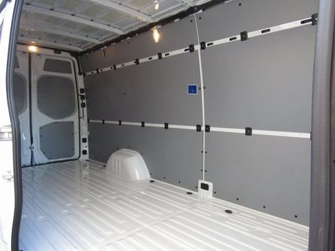 Used 2025 Mercedes-Benz Sprinter 2500 image 19