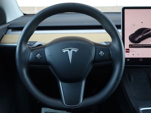 Used 2022 Tesla Model Y Long Range AWD/4WD image 28