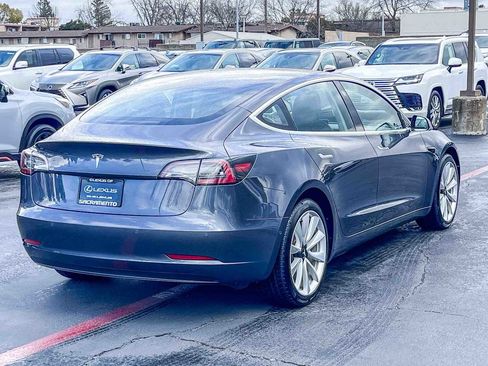 Used 2018 Tesla Model 3 Long Range image 4