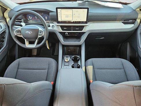 New 2026 Ford Explorer Active RWD image 15