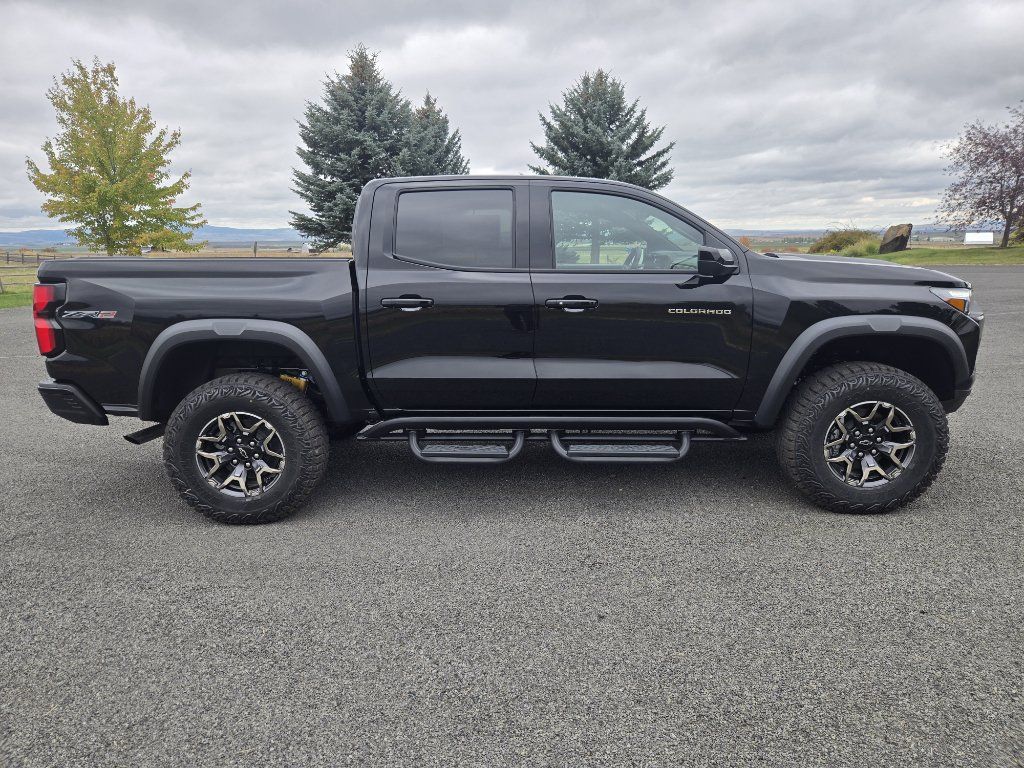 New 2026 Chevrolet Colorado ZR2 w/ Technology Package AWD/4WD image 4