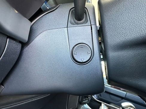 Used 2022 Ford F150 Lariat w/ Equipment Group 502A High image 23