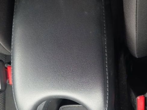 Used 2018 Honda HR-V EX image 32