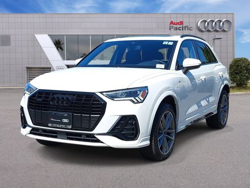 Certified 2025 Audi Q3 2.0T Premium w/ Convenience Package AWD/4WD image 1