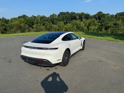 New 2025 Porsche Taycan image 7