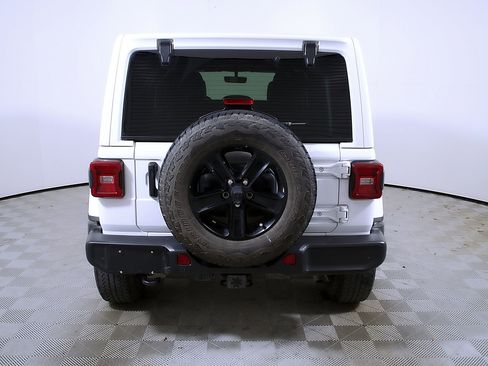 Used 2021 Jeep Wrangler Unlimited Sahara AWD/4WD image 8