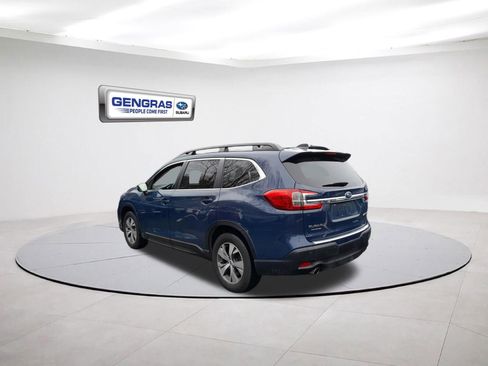 Used 2023 Subaru Ascent Premium w/ Convenience Package image 5