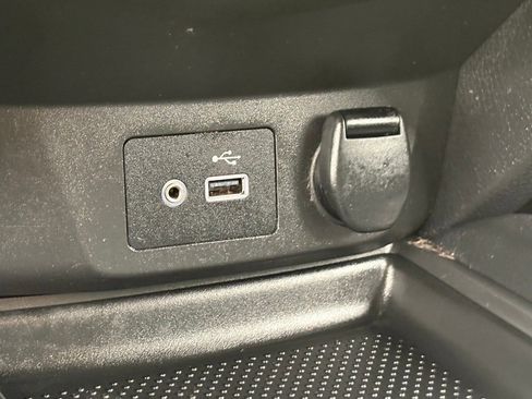 Used 2018 Nissan Rogue S image 22