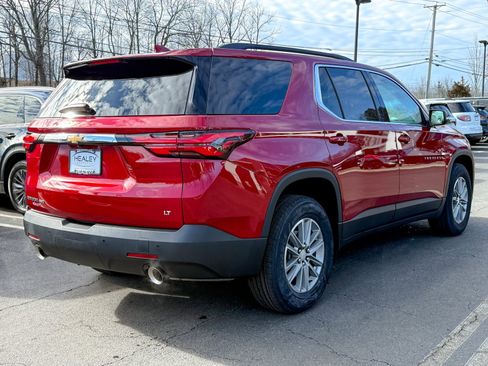 Used 2023 Chevrolet Traverse LT image 7