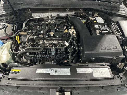 Used 2019 Volkswagen Golf R 4-Door image 36