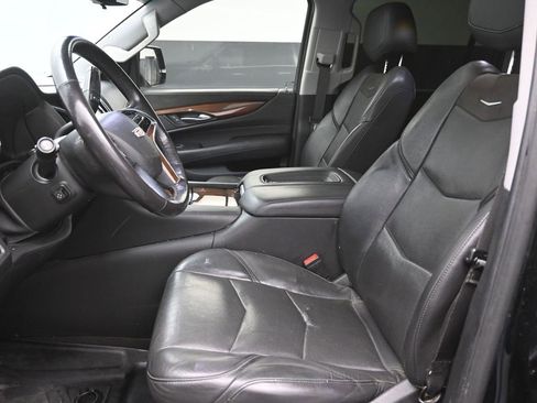 Used 2020 Cadillac Escalade ESV Luxury image 18