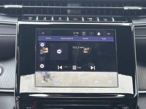 Used 2025 Jeep Grand Cherokee L Laredo image 29