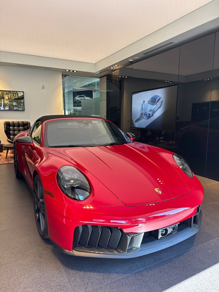 Certified 2026 Porsche 911 Targa 4 GTS AWD/4WD image 3