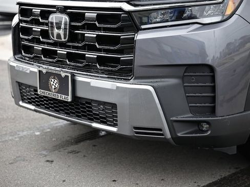 New 2026 Honda Pilot Touring image 3