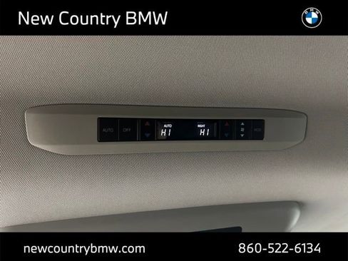 Used 2023 Toyota Sienna Limited image 29