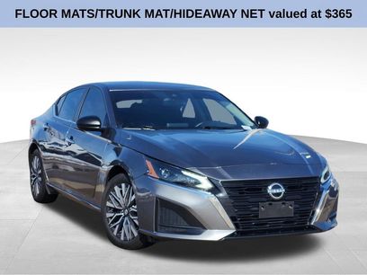 Used 2024 Nissan Altima 2.5 SV