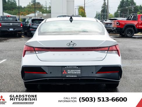 Used 2024 Hyundai Elantra Limited FWD image 6