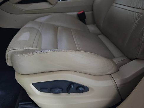 Used 2023 Porsche Cayenne w/ Premium Package AWD/4WD image 29