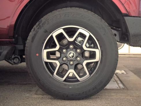 Used 2026 Ford Bronco Outer Banks AWD/4WD image 12