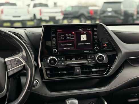 Used 2022 Toyota Highlander XSE FWD image 26