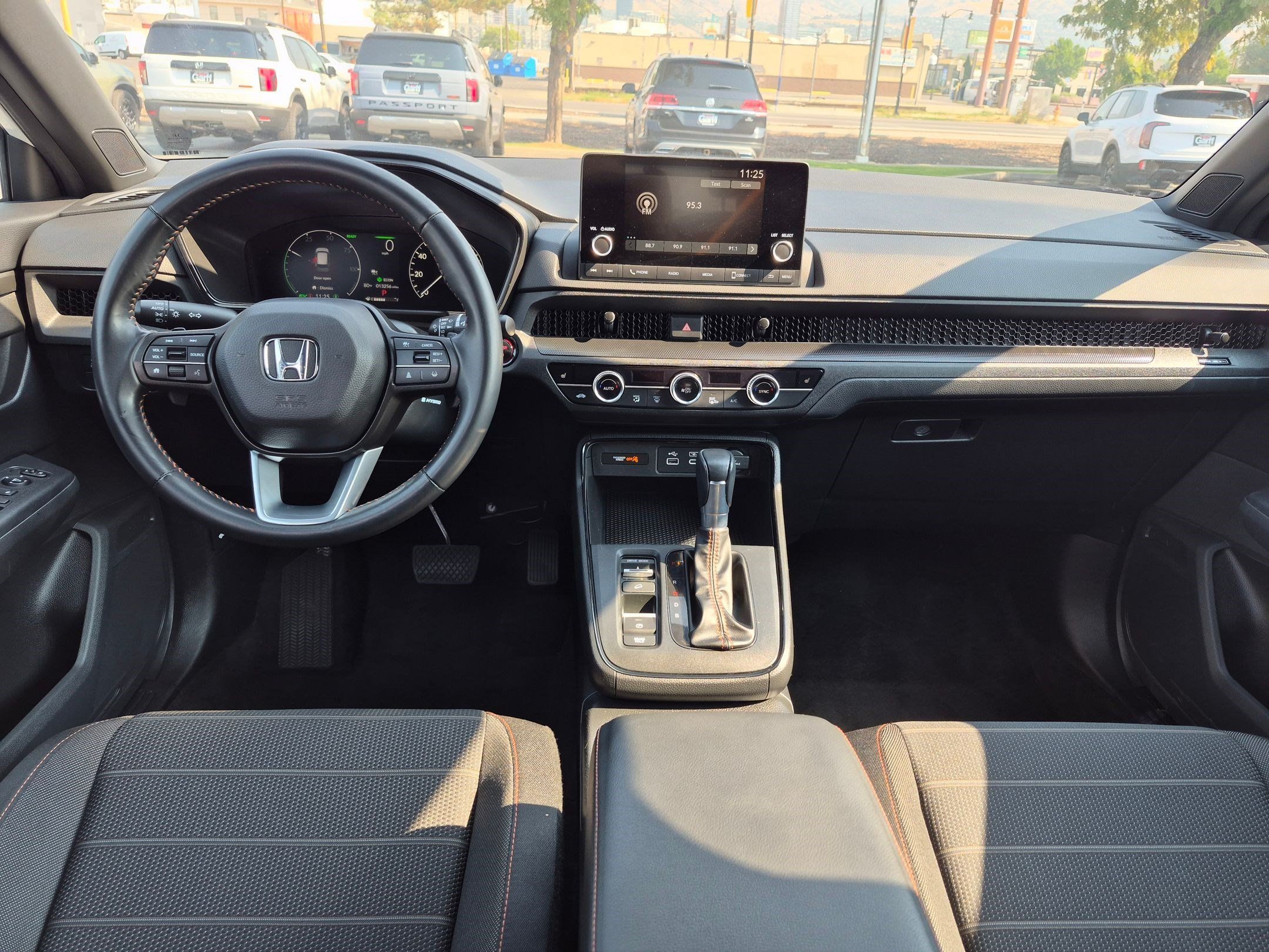 Used 2025 Honda CR-V Sport image 27