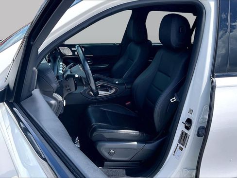 Used 2023 Mercedes-Benz GLS 450 4MATIC image 8