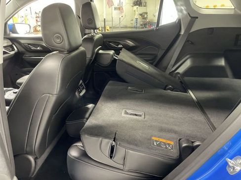 Used 2024 GMC Terrain SLT image 24