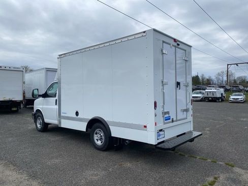 New 2025 Chevrolet Express 3500 w/ Power Convenience Package image 8