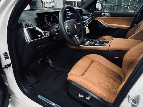 New 2026 BMW X5 xDrive40i w/ M Sport Package AWD/4WD image 22