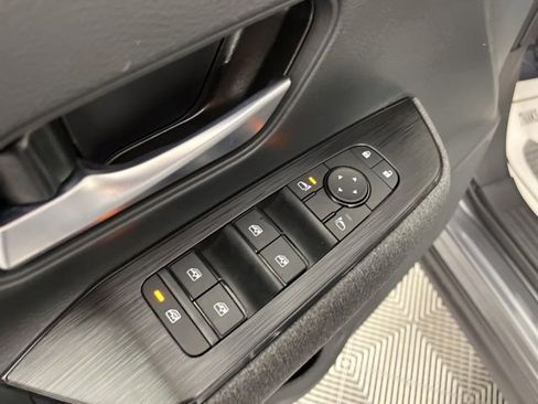 Certified 2025 Nissan Kicks SV FWD image 31