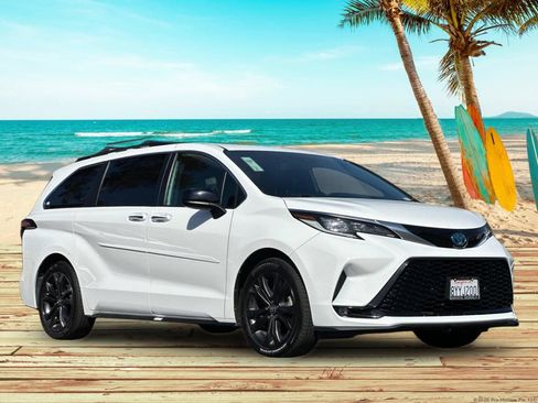 Used 2022 Toyota Sienna XSE FWD image 8