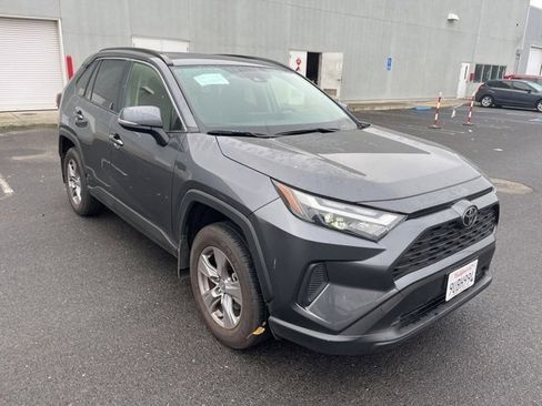 Used 2025 Toyota RAV4 XLE image 3