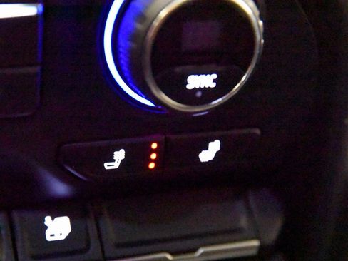 Used 2019 Chevrolet Silverado 1500 LT w/ All-Star Edition image 21