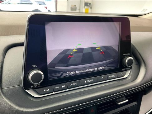 Used 2023 Nissan Rogue SV image 23