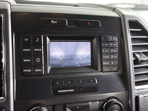 Used 2015 Ford F150 XLT w/ Equipment Group 301A Mid AWD/4WD image 18