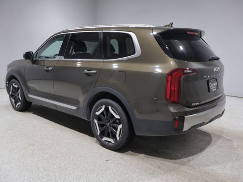 Used 2025 Kia Telluride S AWD/4WD image 4