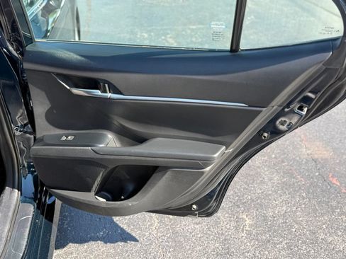 Used 2020 Toyota Camry LE w/ Convenience Package FWD image 18