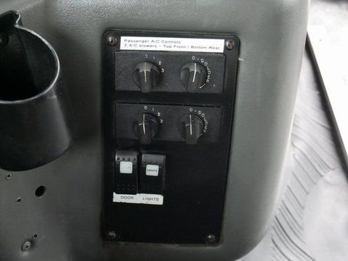 Used 2014 Chevrolet Express 4500 w/ Shuttle Bus Package image 17